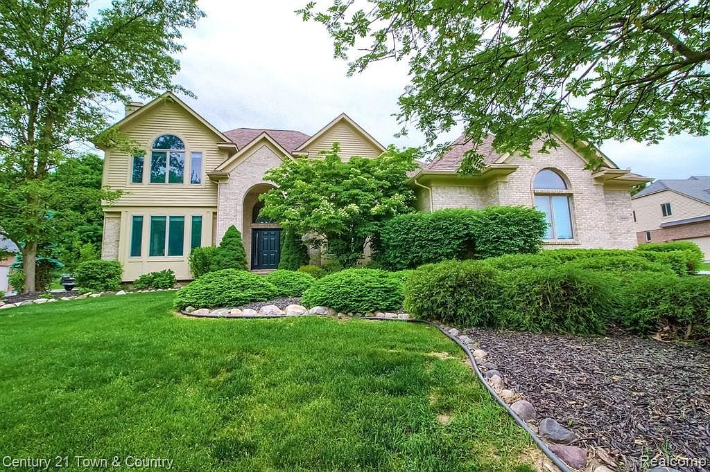 18489 Fox Hollow Ct, Northville, MI 48168 Zillow