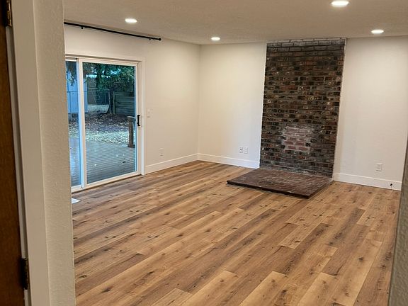 4th image of 38933 SW 3rd Ave