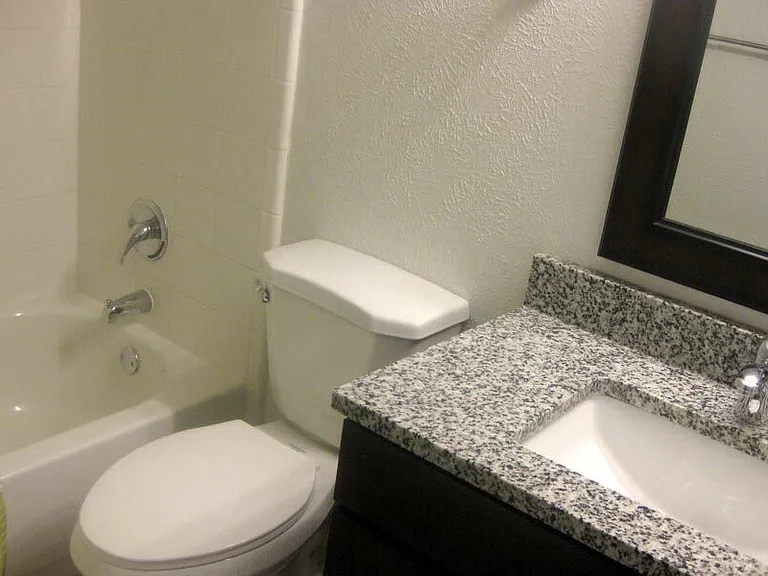 Everwood Apartments — Photo 16
