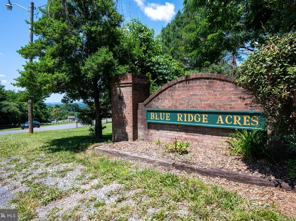 6-7 Woodlawn Dr, Harpers Ferry, WV 25425