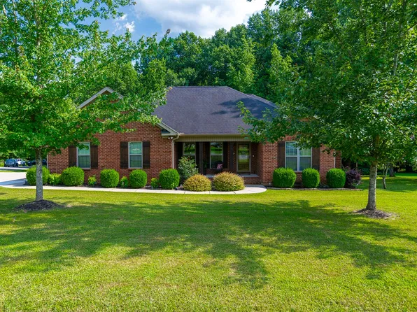 9 Sepenol Dr, Fayetteville, TN 37334