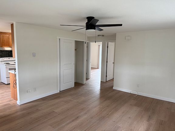 3rd image of 109 W 4th St #109