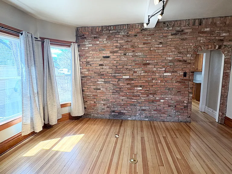 928 N Corona St — Photo 27