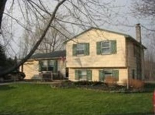 1446 Windsor Cir, Farmington, NY 14425