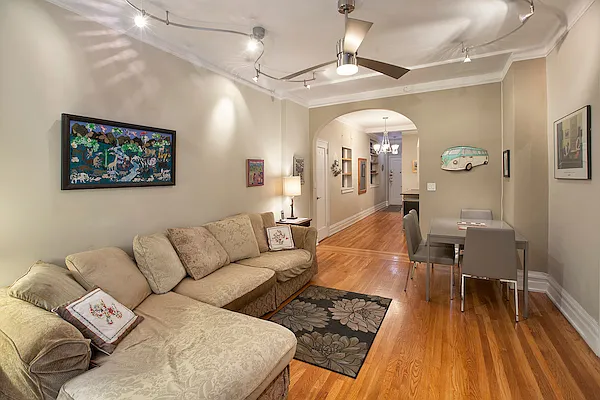 Sold by Taylor Real Estate Group, LLC | media 11