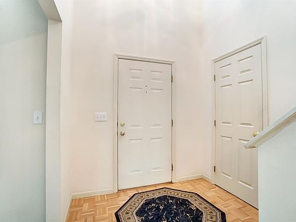 5th image of 2201 Woodacre Dr
