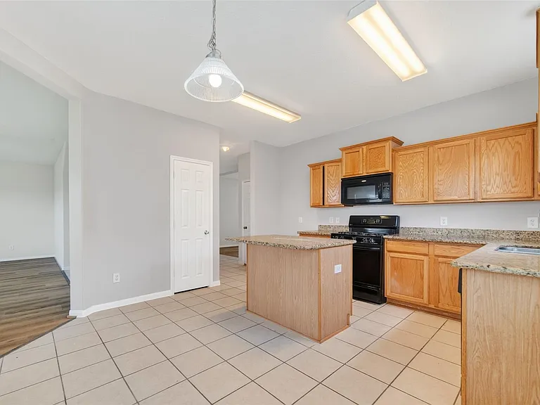 16119 Gavin Ln — Photo 14