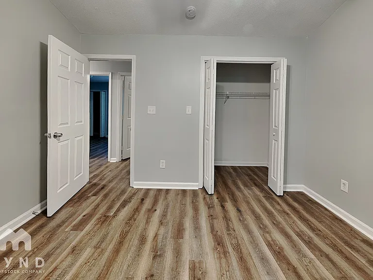 409 Crosspine Dr — Photo 8