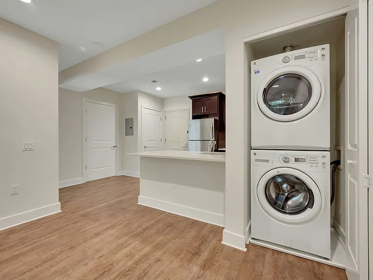 Unit 1L - In Unit Washer/Dryer