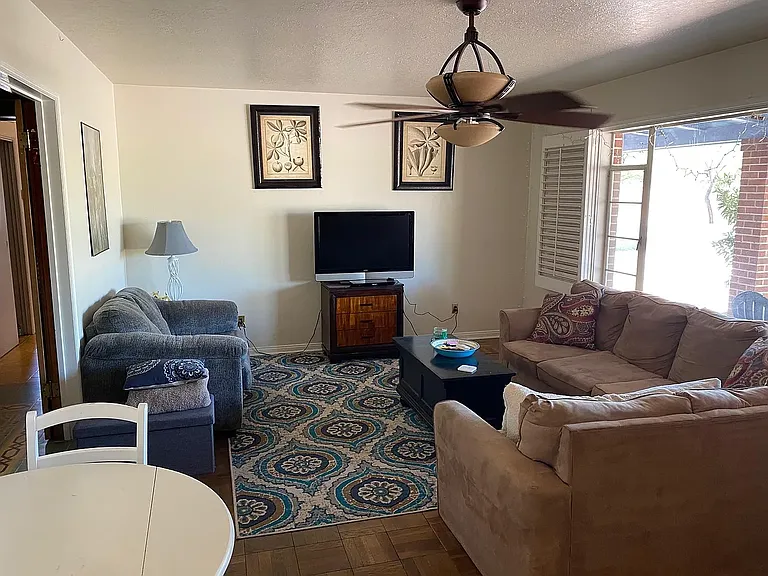 1828 N Campbell Ave — Photo 3
