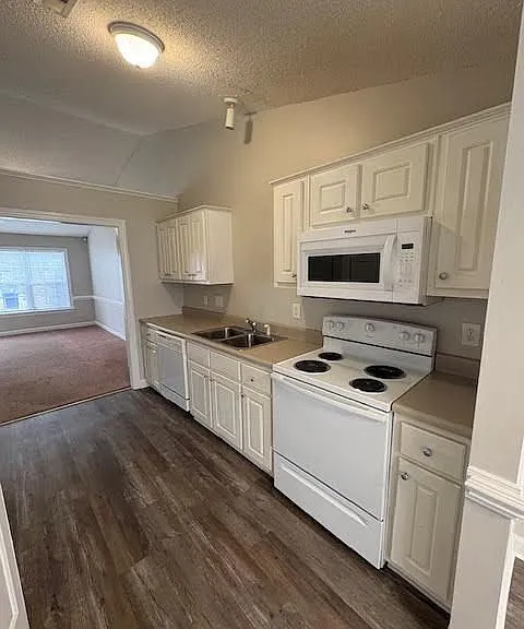 1213B Price Dr — Photo 5
