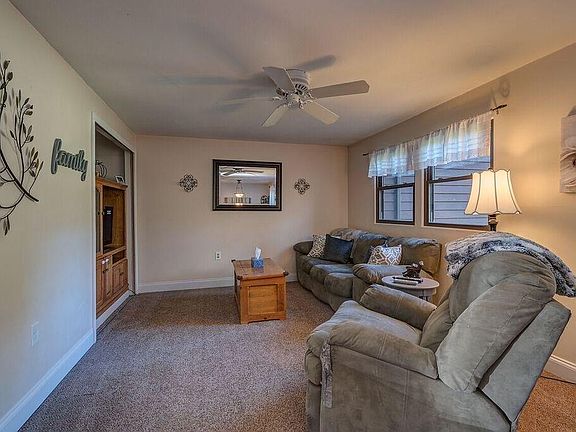 5th image of 607 Village Blvd N
