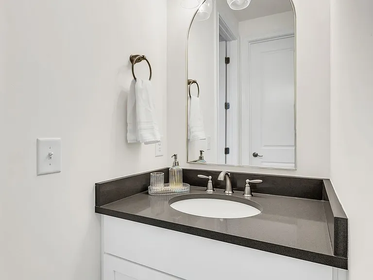 6007 Camberley St — Photo 33