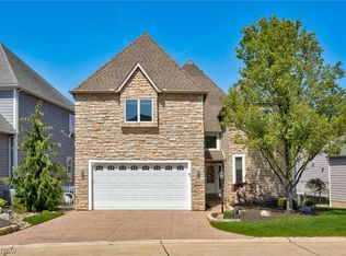 3836 Heron Watch Dr, Akron, OH 44319
