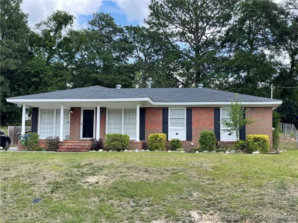1909 Glenwick Dr, Fayetteville, NC 28304