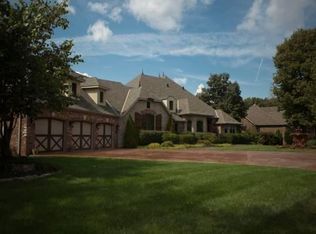 743 S Hickory Ter, Springfield, MO 65809