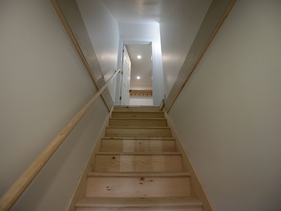 4th image of 293 Congress St #2