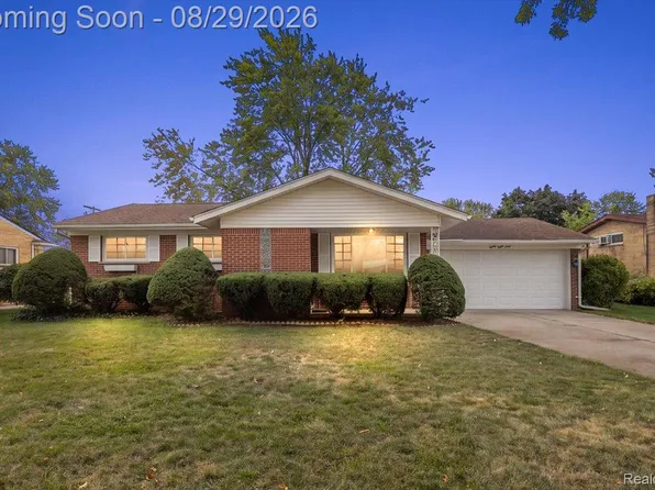 8860 Kidley Dr, Sterling Heights, MI 48314