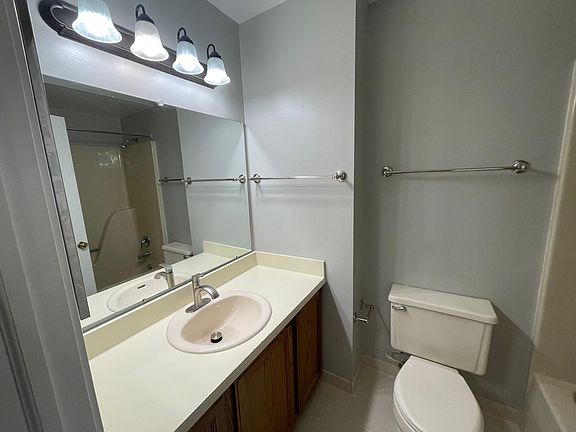 4th image of 3434 Burbank Dr