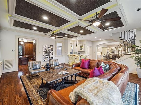 3rd image of 150 Vieux Carre Dr