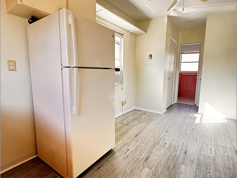 742 22nd Ave N #1/2 — Photo 11