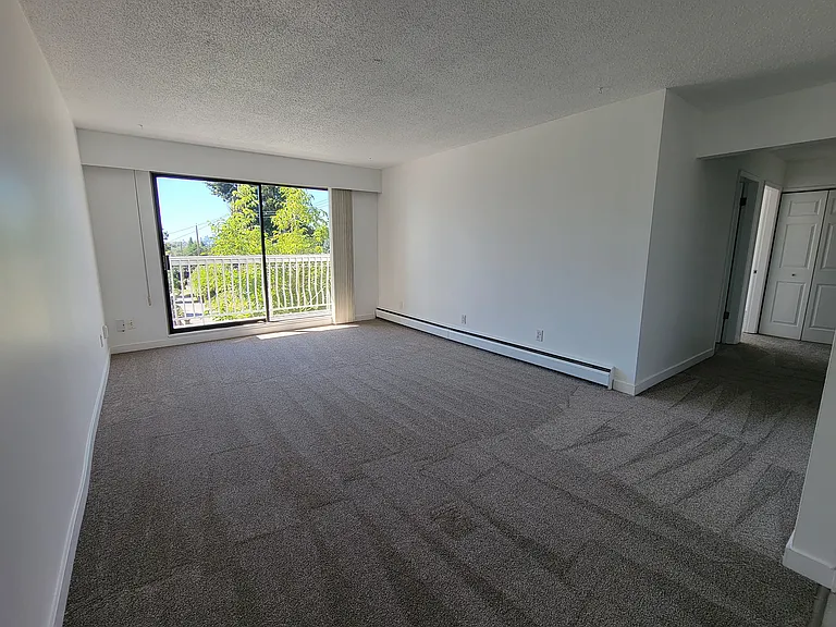 3055 North Rd — Photo 14