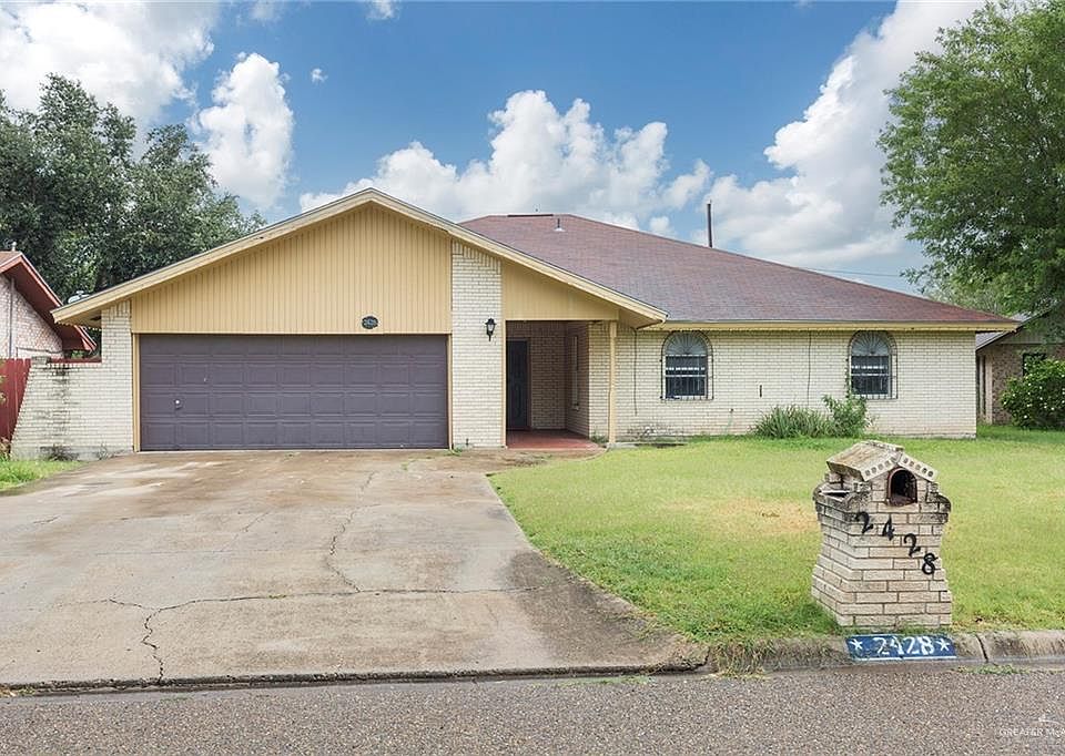 1st image of 2428 Briarwood Dr