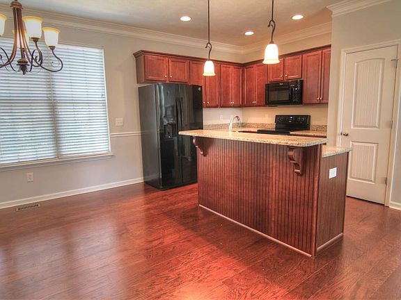 4th image of 2044 Audubon Ln