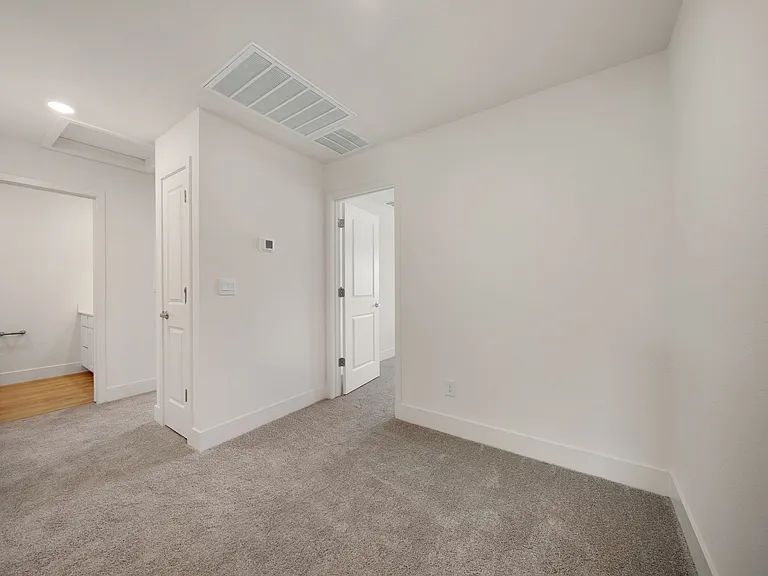 1594 Grazer Way — Photo 14