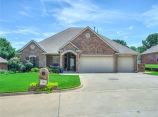394 Windsor Rd, Midwest City, OK 73130