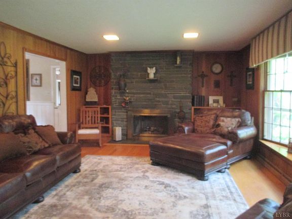 3rd image of 1510 Boonsboro Pl