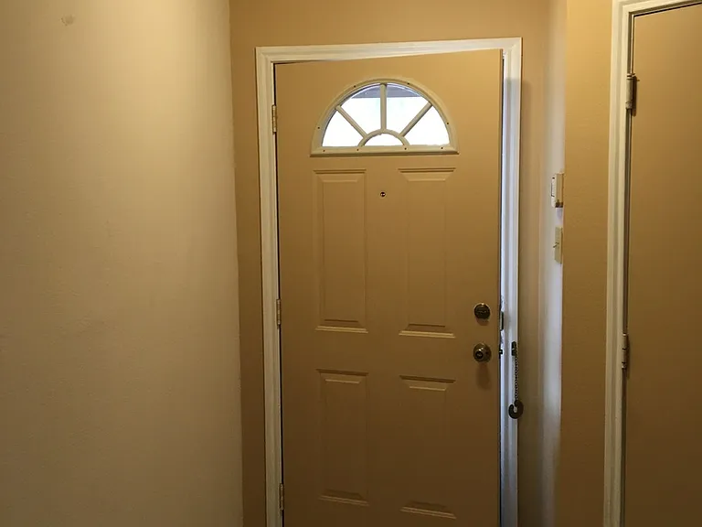8003 Chestnut Manor Dr — Photo 2