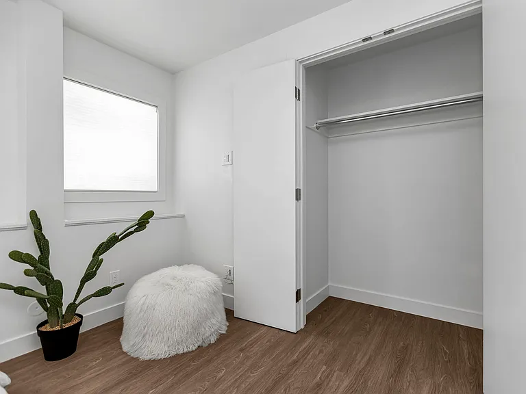 925 Pierce — Photo 14