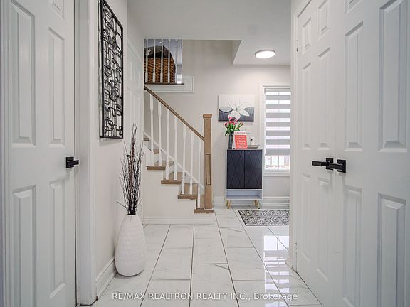 4th image of 1039 Rowntree Cres