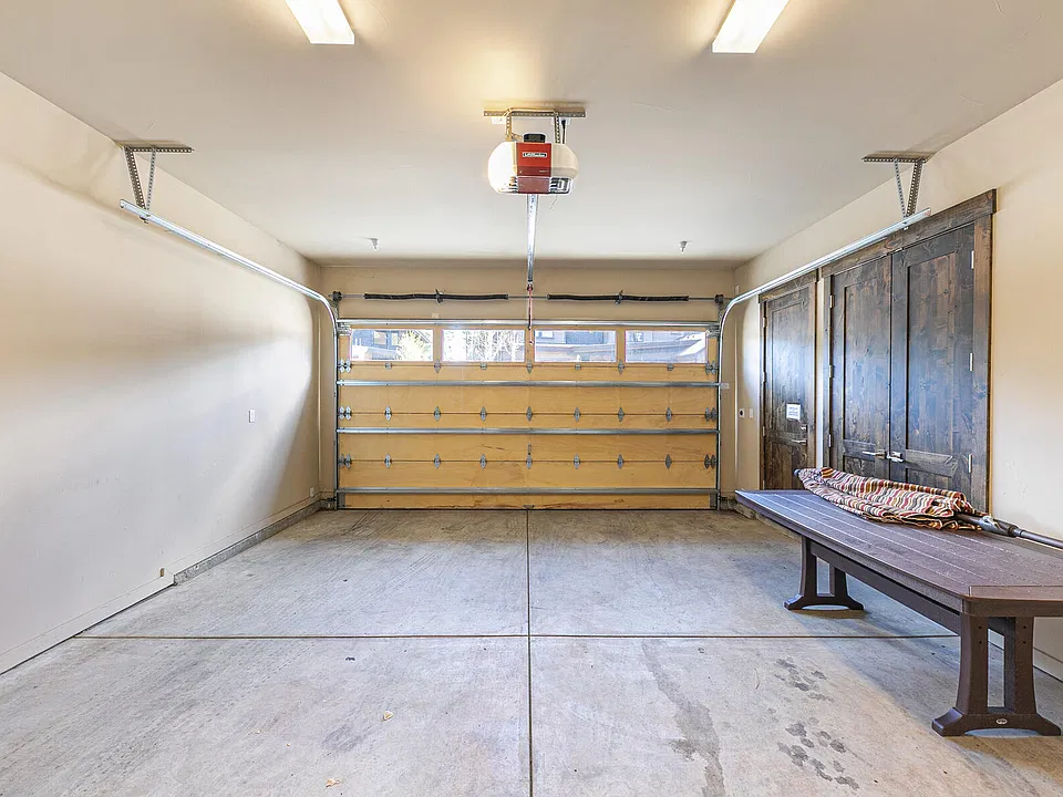 10113 Corrie Ct