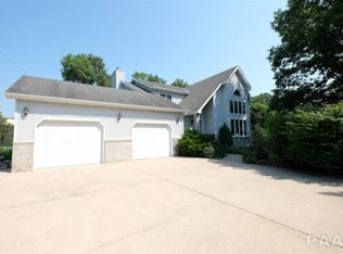 7123 W Smithville Rd, Peoria, IL 61607