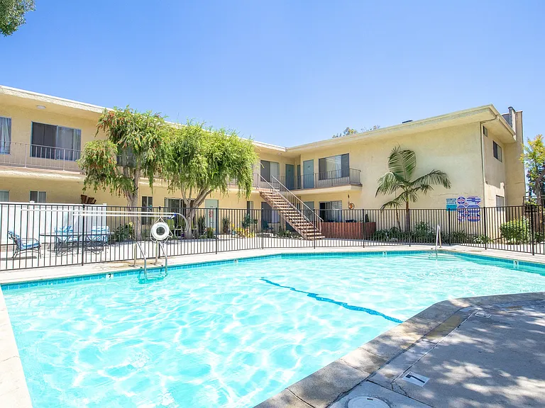 Kingsbury Apartments — Photo 9