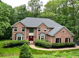 27 Cromwell Dr, Chester, NJ 07930
