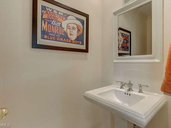 3rd image of 404 Fisher Park Cir Unit E