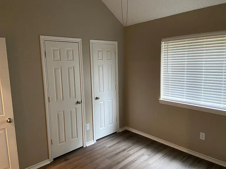 1530 Winslow Ln — Photo 12