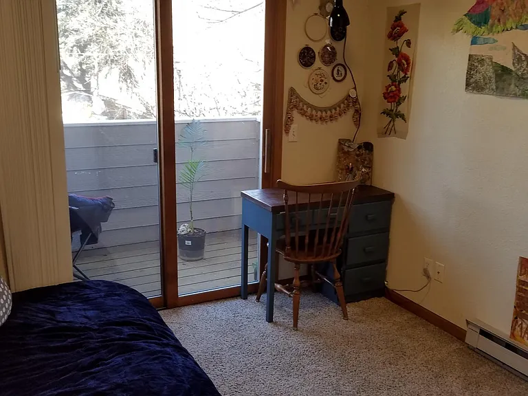 Extra study/guest room with balcony