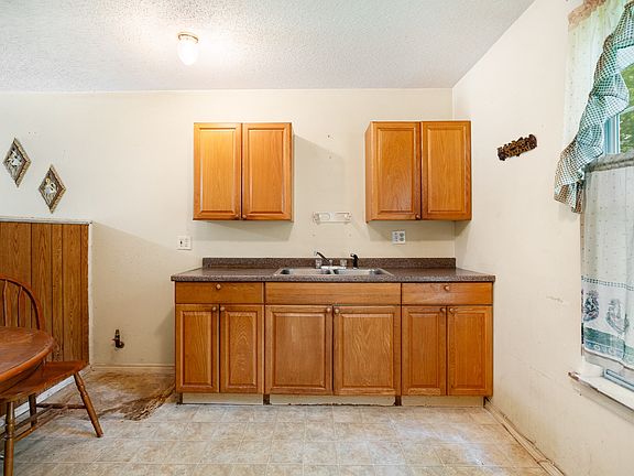 5th image of 474 11th St NE