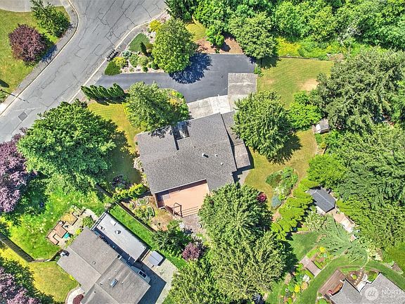 5th image of 4013 Creek Place