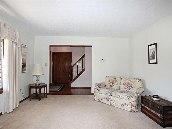 5th image of 17182 Greenwood Dr
