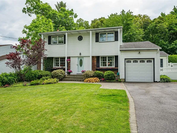 42 Cross Street, Smithtown, NY 11787