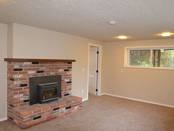 4th image of 9008 67th Avenue Ct E
