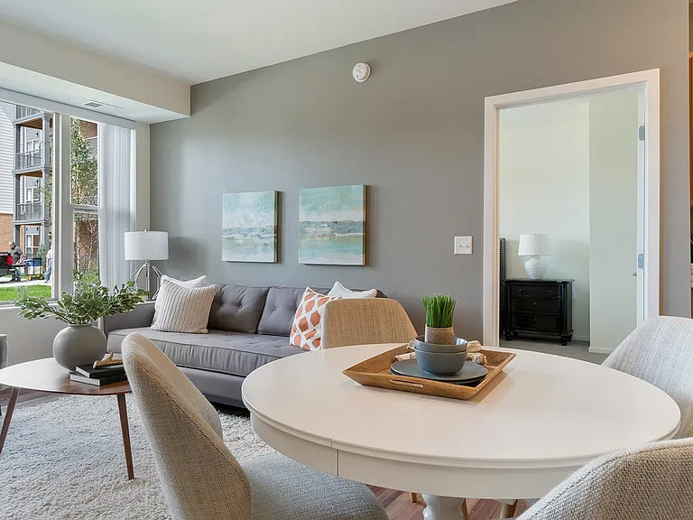 Oaks Landing 55+ Apartments — Photo 27