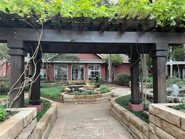 2400 McCue Rd APT 302, Houston, TX 77056
