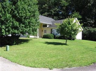 125 Rippling Brook Dr, Sewickley, PA 15143