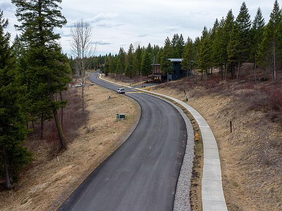 2nd image of 248 Gleneagles Trl